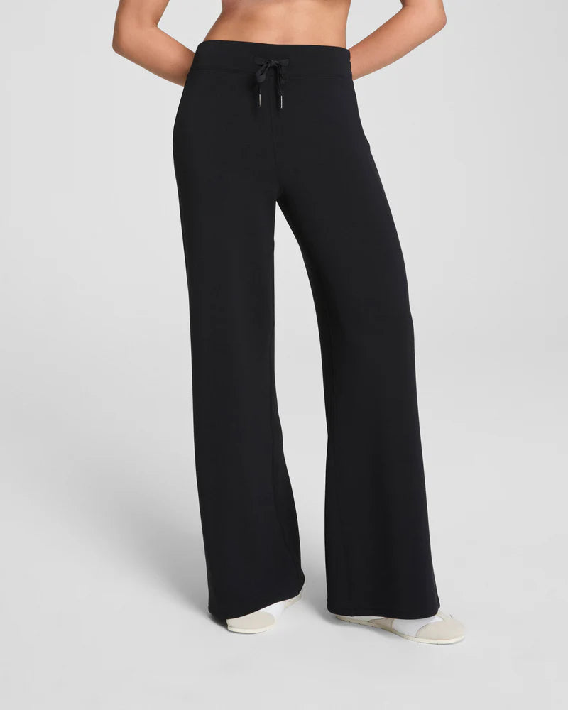 AirEssentials® Wide Leg Pant