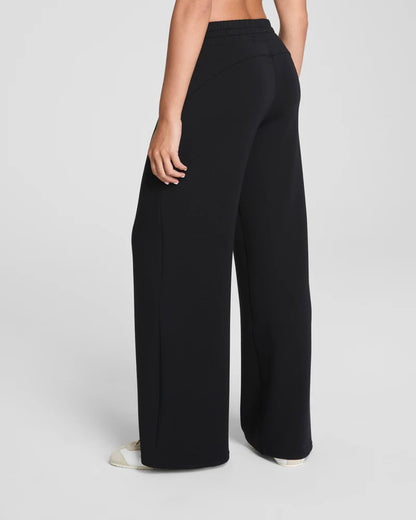 AirEssentials® Wide Leg Pant