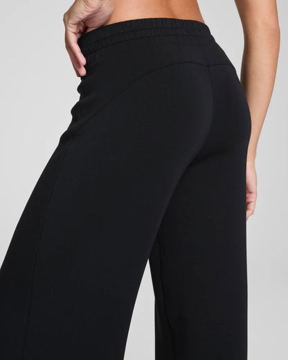 AirEssentials® Wide Leg Pant