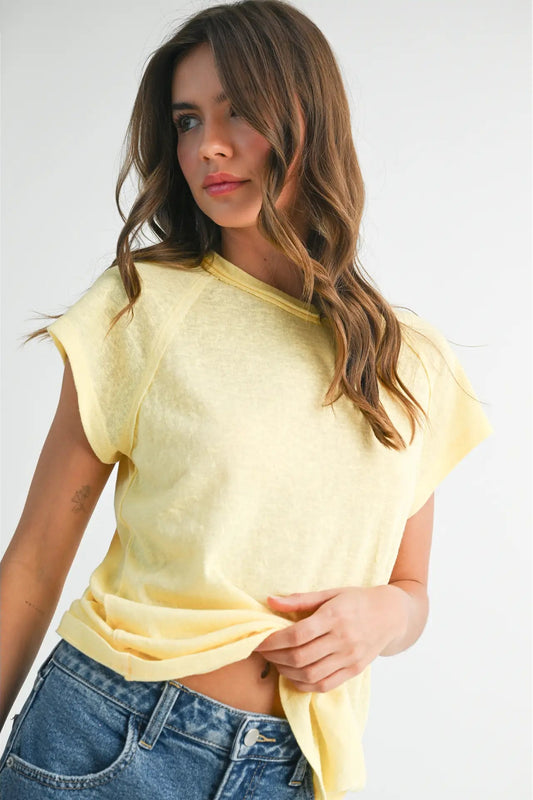 woman wearing tee with jeans 