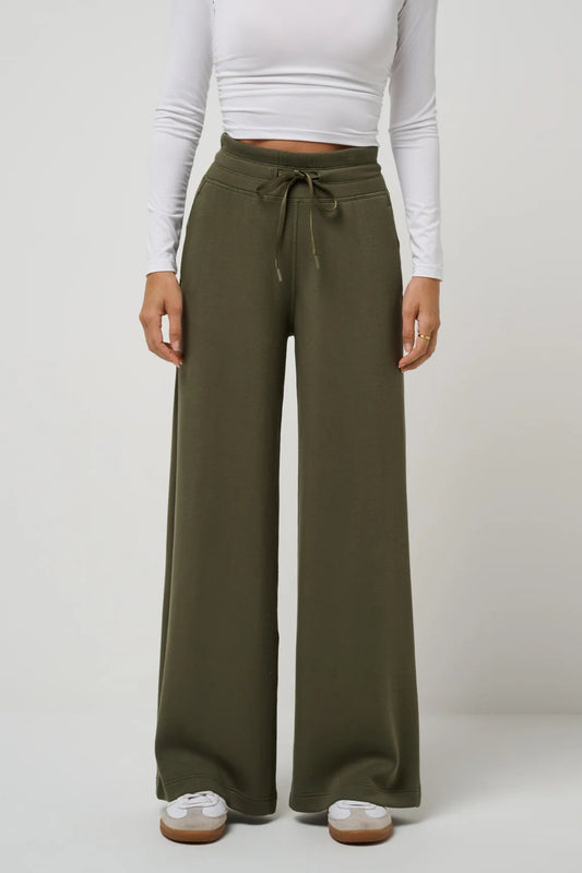 Skyloft Soft Wide Leg Pant