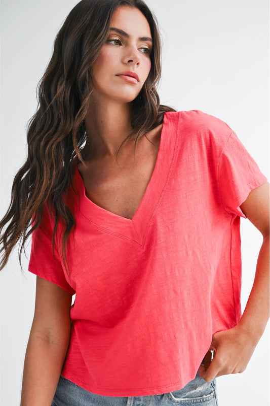 woman wearing boxy tee with jeans