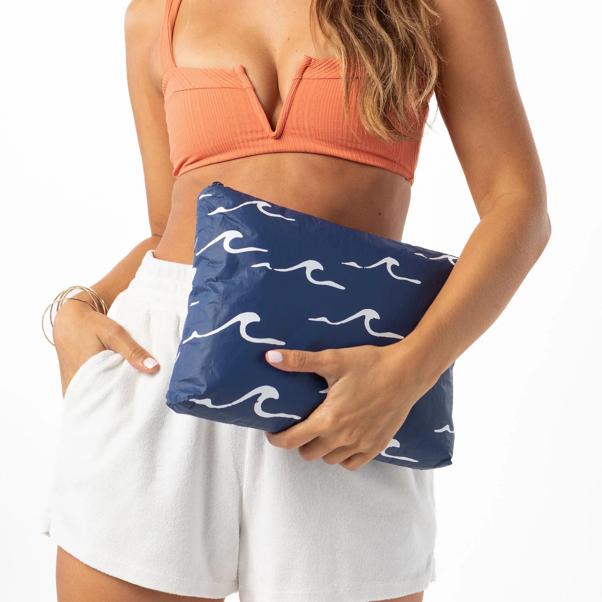 Aloha Seaside Mid Pouch – Bella-gia Boutique