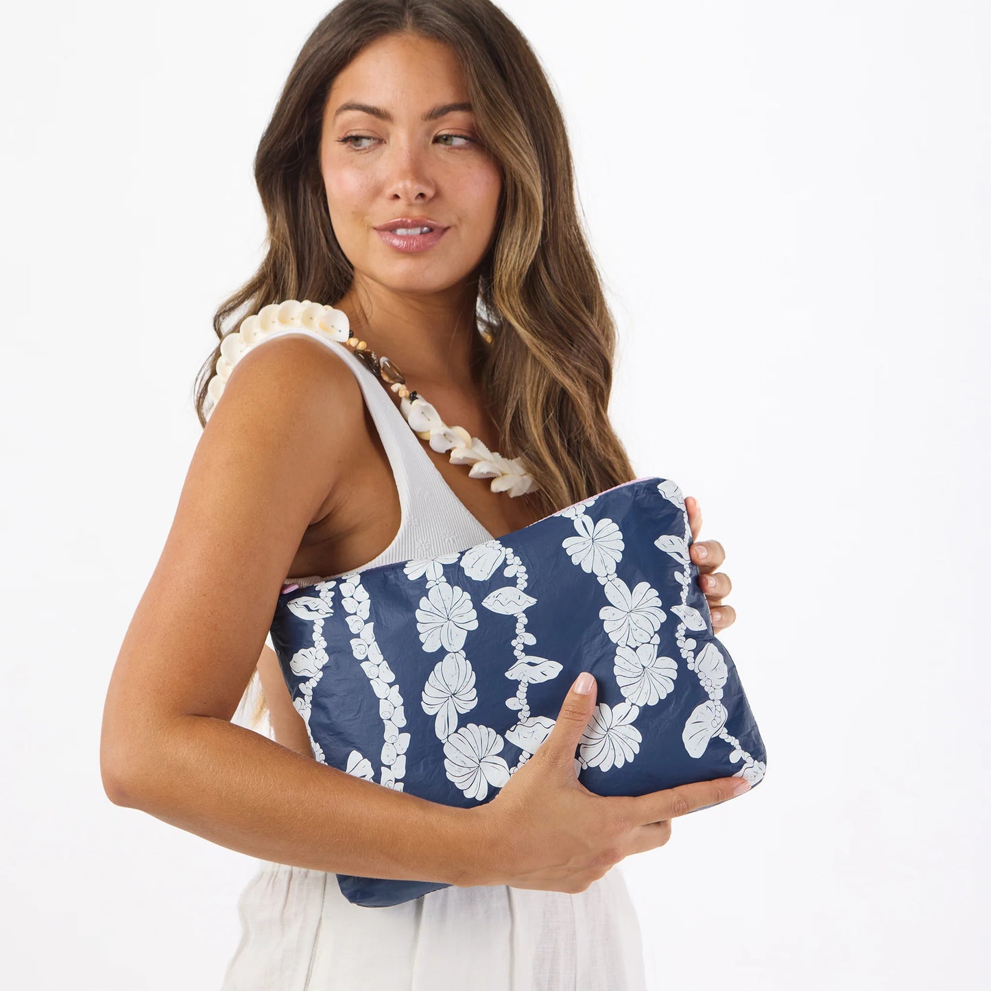 Shell Lei Mid Pouch